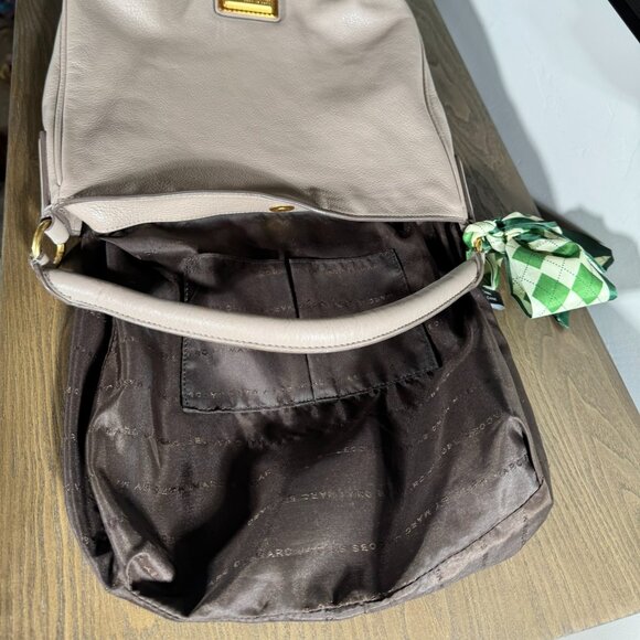 Marc by Marc Jacobs Q Hillier Pebbled Leather Hobo – Taupe - Picture 11 of 13